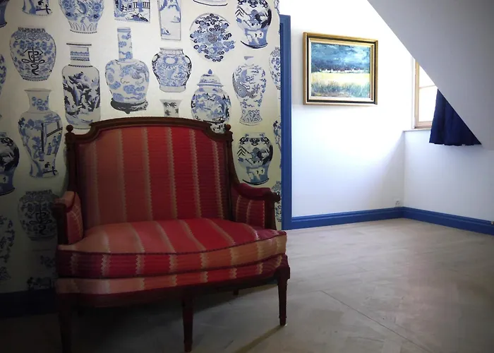 Apartment Chateau Marnand - Vases Chinois